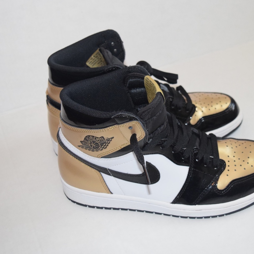 Air Jordan 1 OG Gold Toe size 9.5